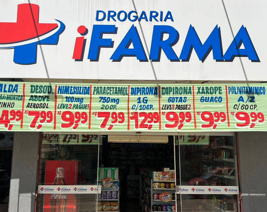Interior espaçoso e organizado da Drogaria iFarma